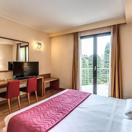 Szálloda Luna Maggiore Arona 4*