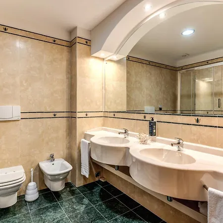 Hotel Luna Maggiore Arona 4*