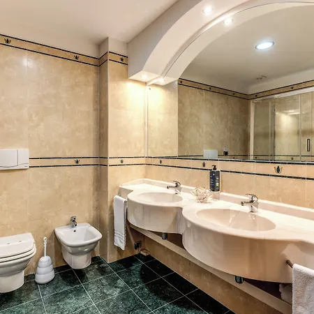 Hotel Luna Maggiore Arona Oleggio Castello