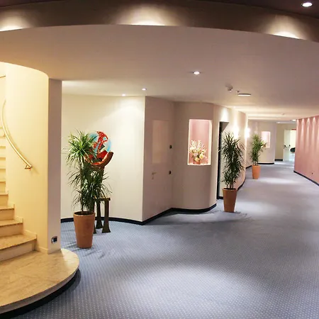 Hotel Luna Maggiore Arona 4*