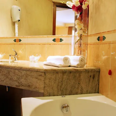 Luna Maggiore Arona Oleggio Castello