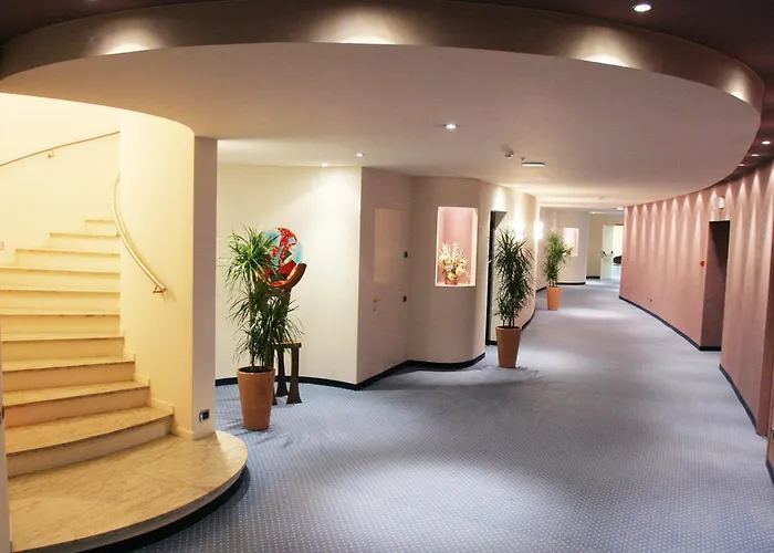 Hotel Luna Maggiore Arona 4*