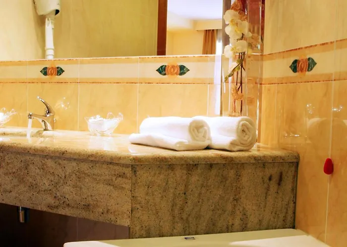 Luna Maggiore Arona Oleggio Castello